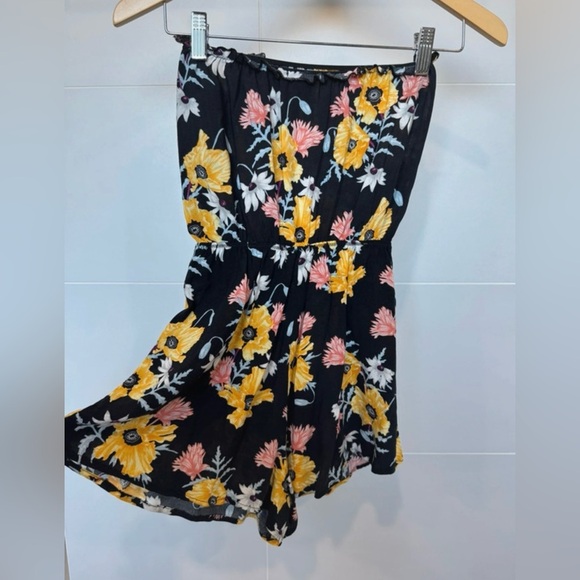 H&M Divided Floral Strapless Romper | Size 4 - Picture 3 of 5